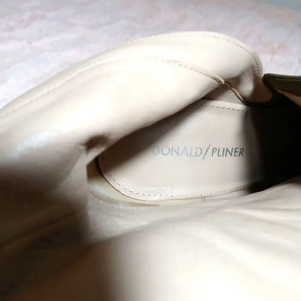Donald J. Pliner Vantsip Kid Suede Boots Size 9M